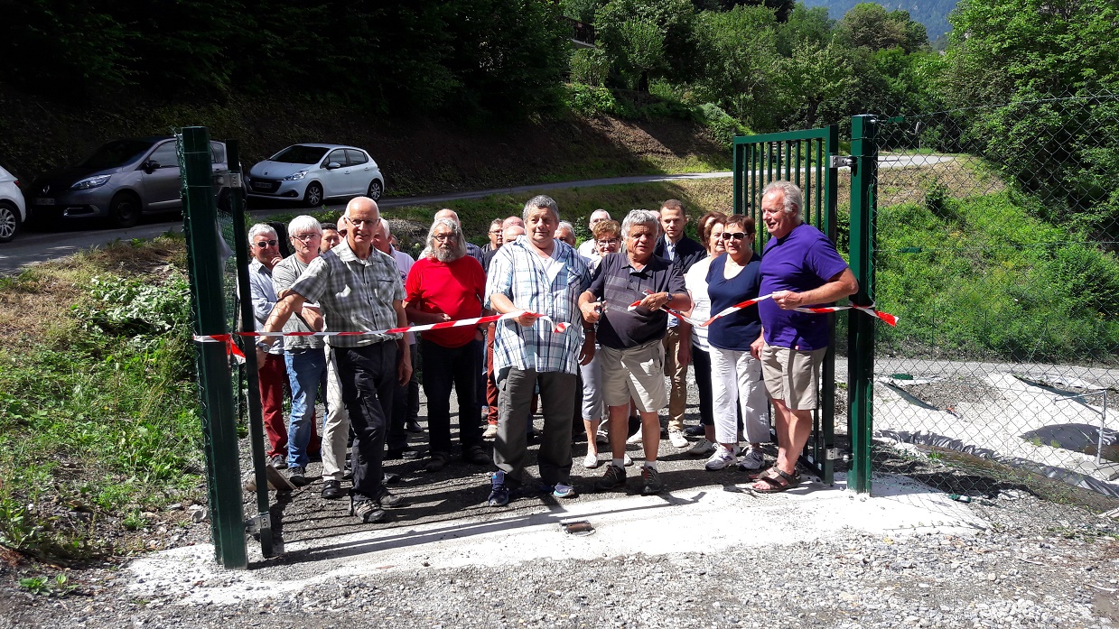 Inauguration de la pisciculture par le maire et en présence de tous les invités