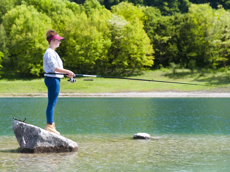 Pêcheuse au plan d'eau de Barouchat 